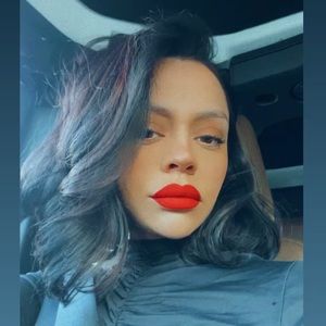 Meet your Posher, Cristal